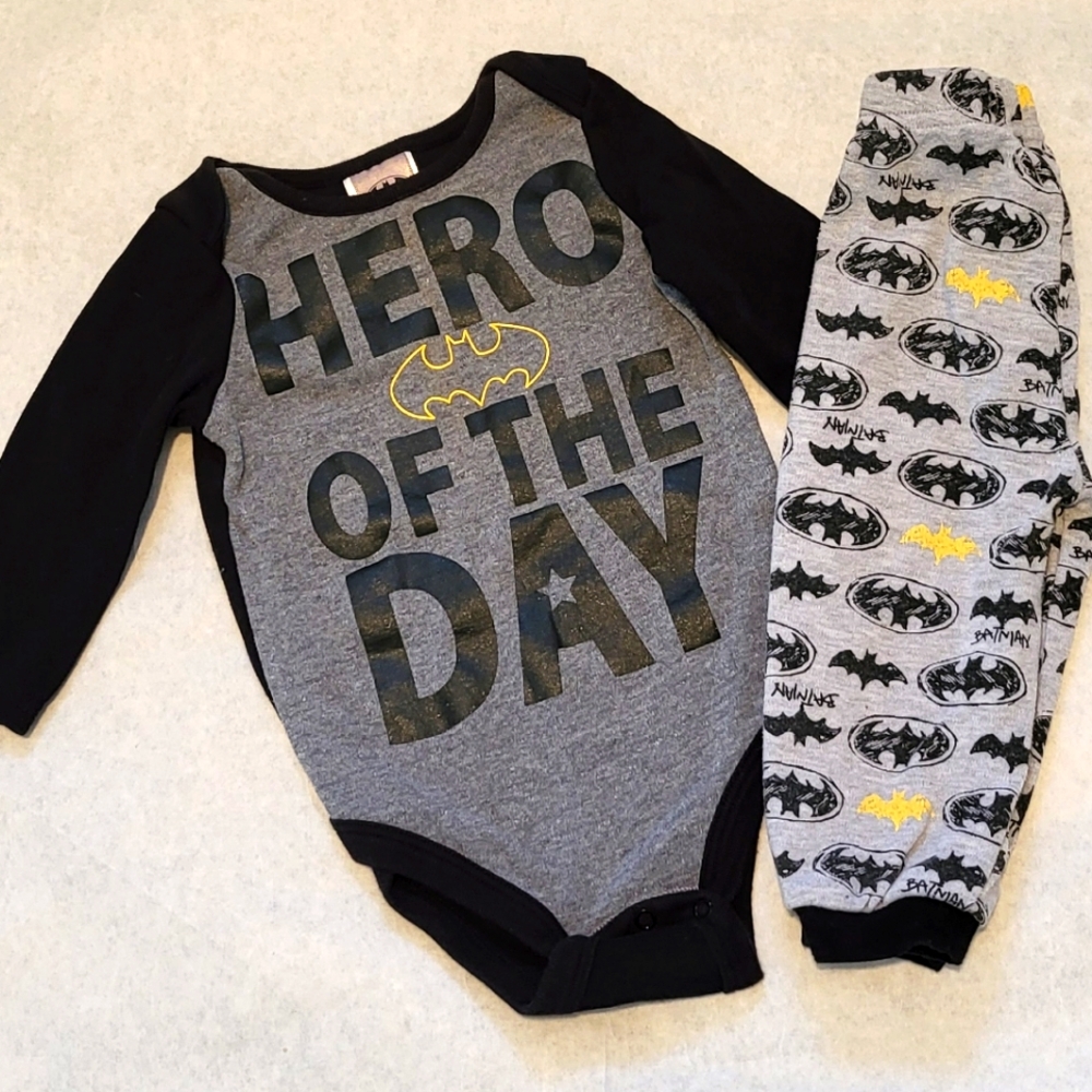 Batman long sleeve onesie/bodysuit and matching pants